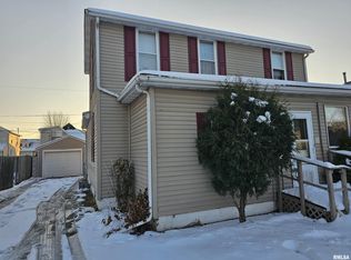 318 Catherine St, Pekin, IL 61554