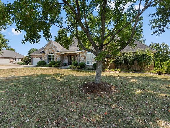3rd image of 406 Hidden Meadows Dr
