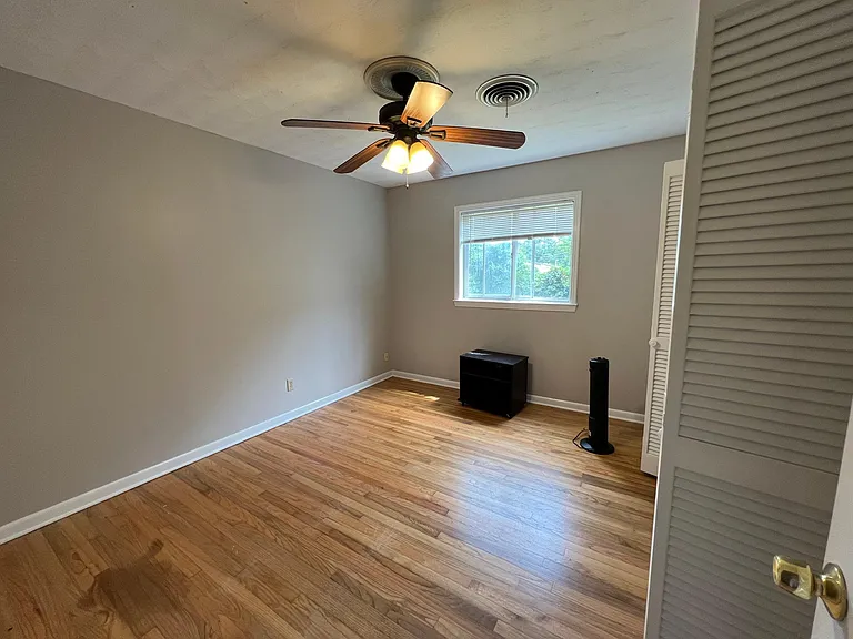 2209 Scott St — Photo 5