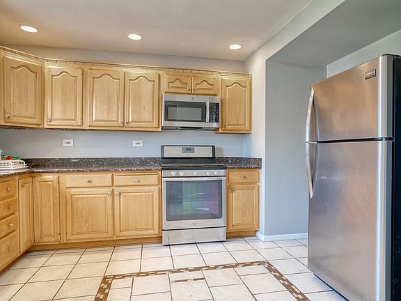 4th image of 1375 Freeland Ave