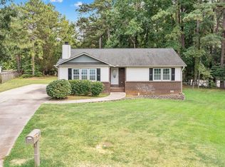 608 Windbluff Ct, Garner, NC 27529