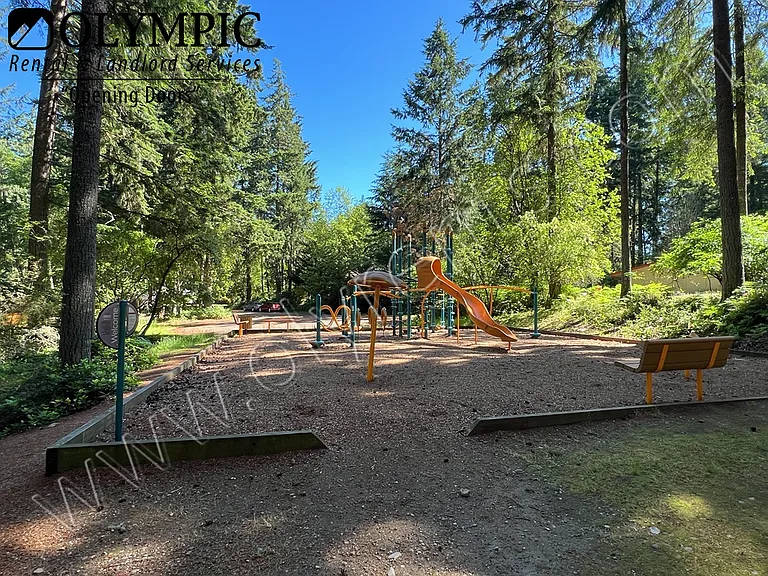 7439 Kittiwake Dr SE — Photo 4
