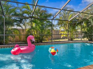 2267 Pine View Cir, Sarasota, FL 34231