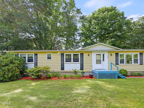 247 Park St N, Great Barrington, MA 01230