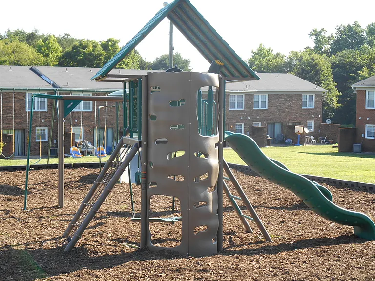 Clemmons Trace Village Apartments — Photo 7