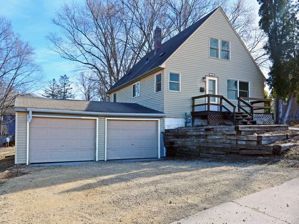 1309 6th St S, Stillwater, MN 55082