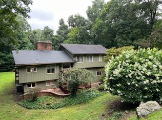 104 Linsley Lake Rd, Branford, CT 06405