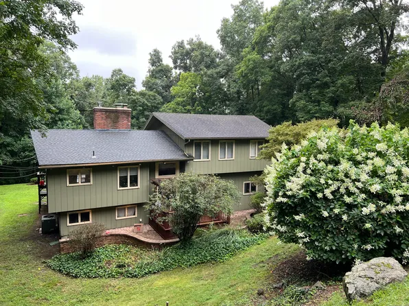 104 Linsley Lake Road, Branford, CT 06471