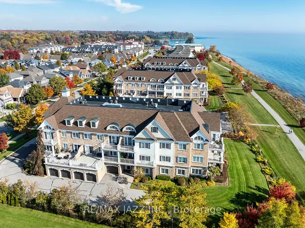 375 Lakebreeze Dr #102, Clarington, ON L1B 0A3