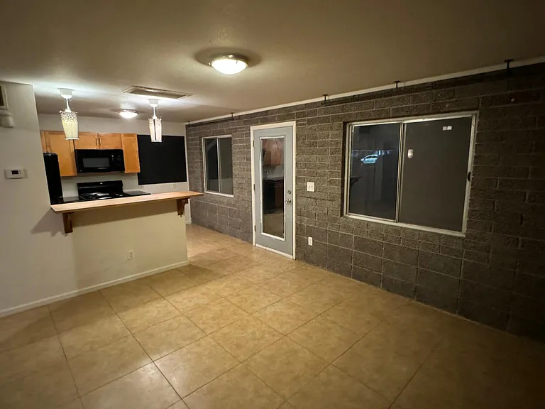 426 W Howe St #426 — Photo 4