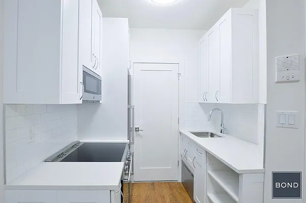 Rented by Bond New York | media 11