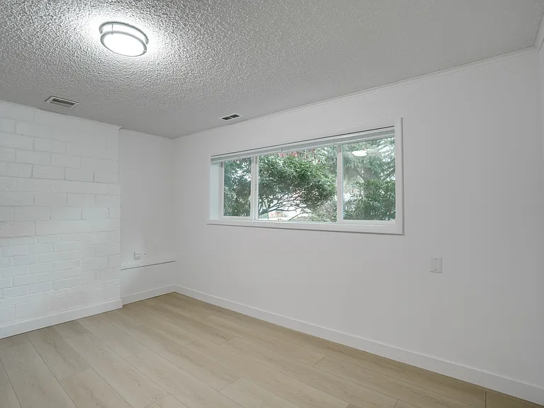 The 2nd bedroom