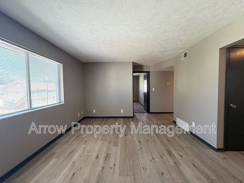 3 bed, 2.0 bath, 1024 sqft, $1,265 — Photo 4