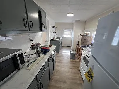 126 Park Ave — Photo 2