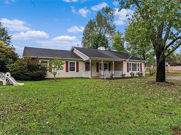 2nd image of 7540 Greenmeadow Dr
