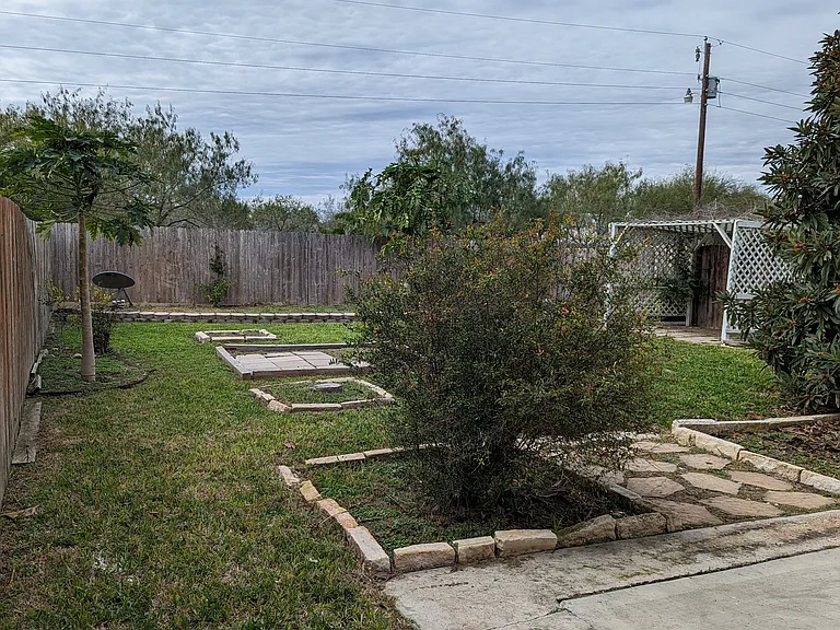5211 Shalom Dr — Photo 35