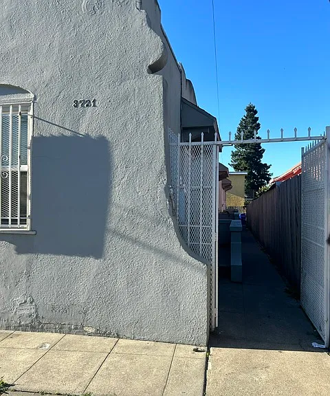 3721 Allendale Ave #F — Photo 1