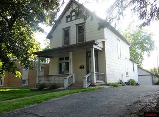 824 N 6th St, Mankato, MN 56001