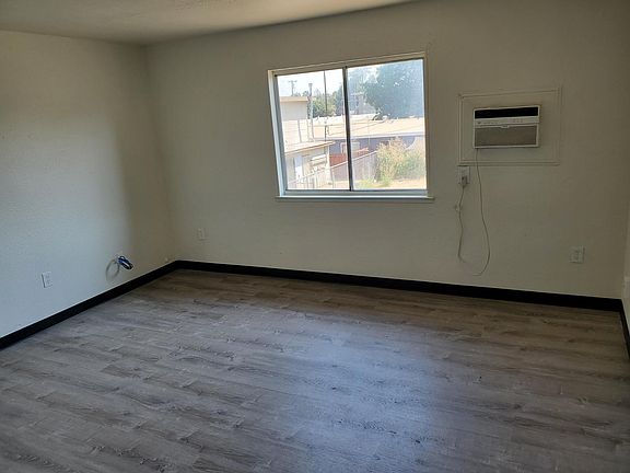 2nd image of 2562 Traction Ave APT 10