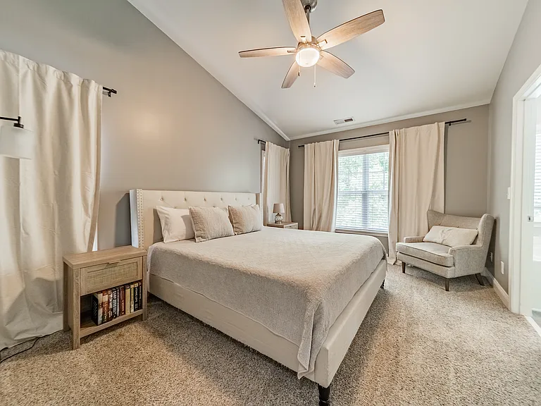 419 Hurston Cir — Photo 6