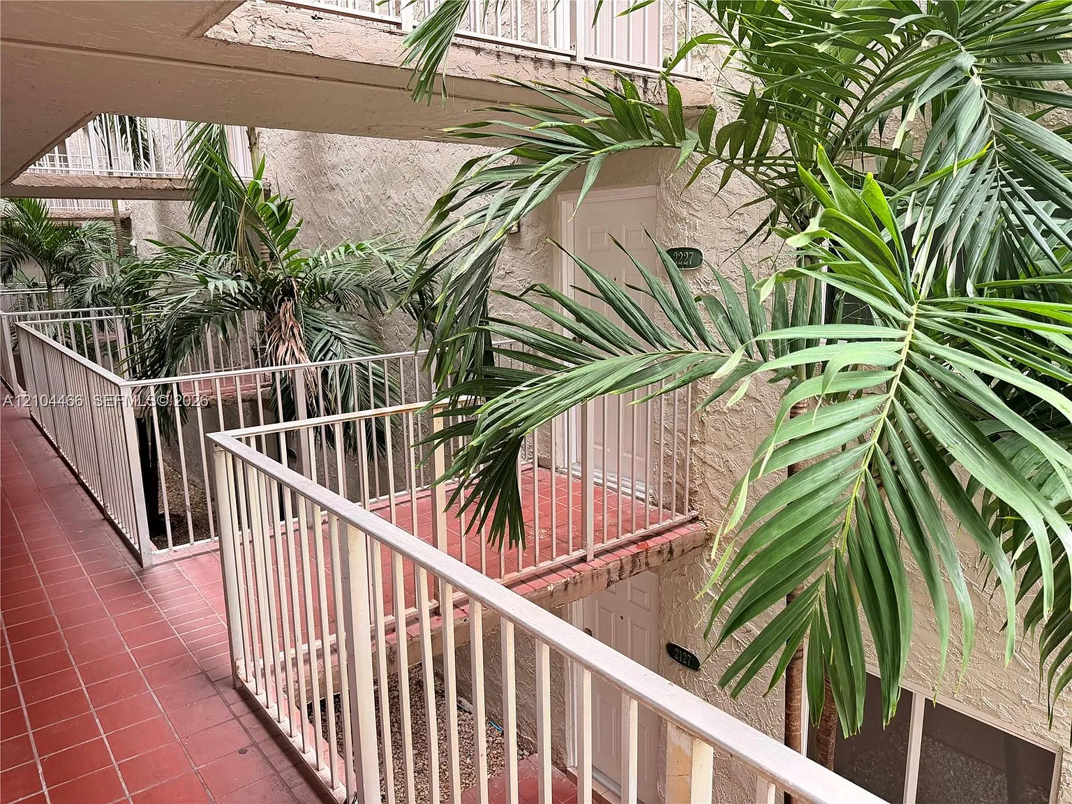 Samari Lake East Condo — Photo 3