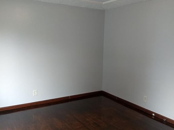 4th image of 11805 Brookfield Ave