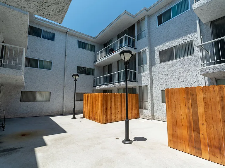 245 South Serrano Ave — Photo 6