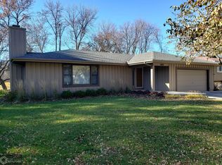 309 26th Ave S, Clear Lake, IA 50428