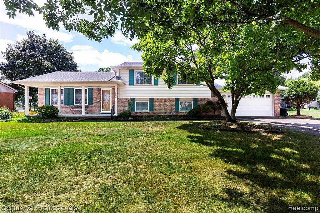 4 bed, 2000 sqft, $3,200 — Photo 1