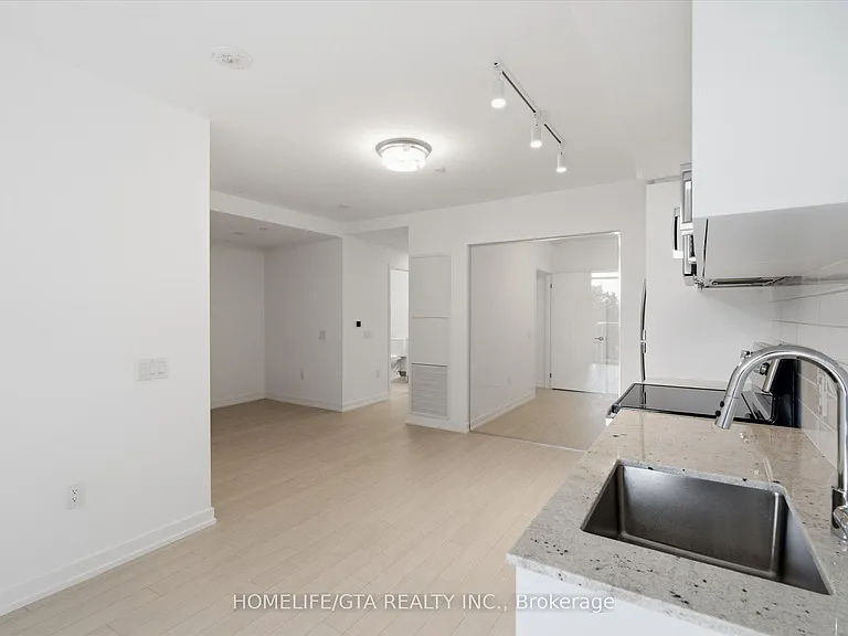 4010 Eglinton Ave W #610 — Photo 11