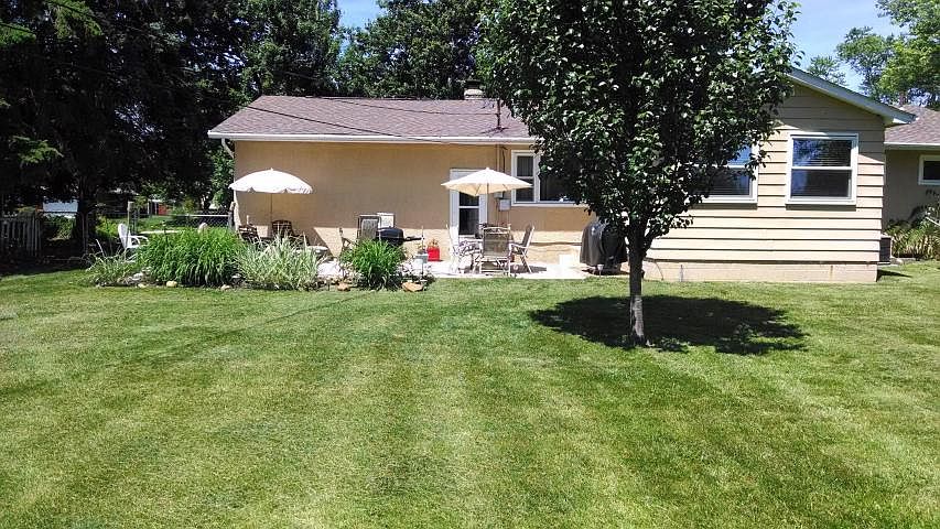 2nd image of 3060 Marwick Rd