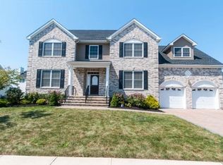 22 Lexi Ln, Monroe Township, NJ 08831