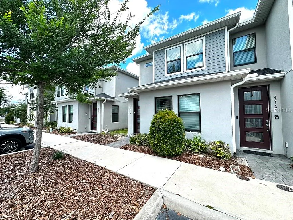 4 bed, 3.5 bath, 1721 sqft, $2,550 — Photo 2