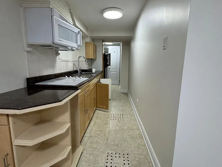 44 Royal Orchard Blvd — Photo 11