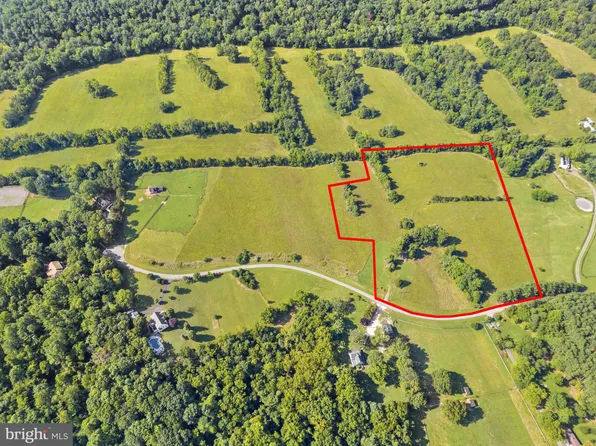 13301 Stonewall Farms Dr, Haymarket, VA 20169