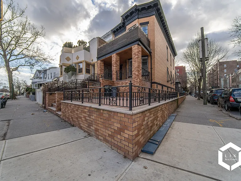 102 Dahill Rd #1R — Photo 20