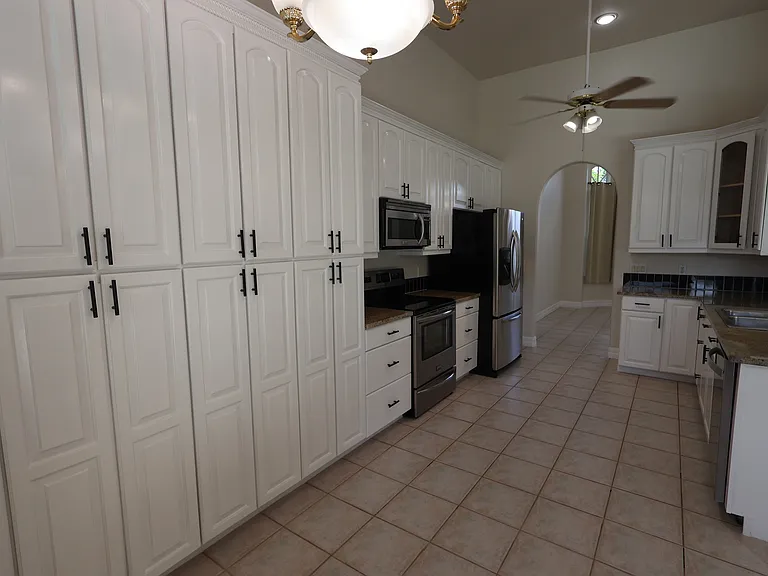 4905 Sands Blvd — Photo 13