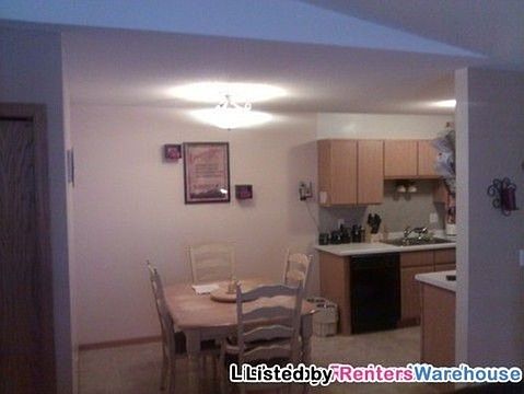 3rd image of 578 Kendall Dr