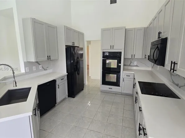 10320 Guatemala St, Hollywood, FL 33026