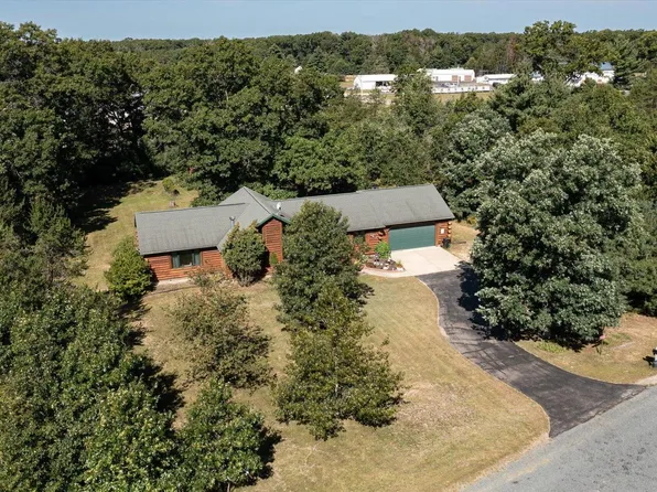 N7281 Trophy DRIVE, New Lisbon, WI 53950