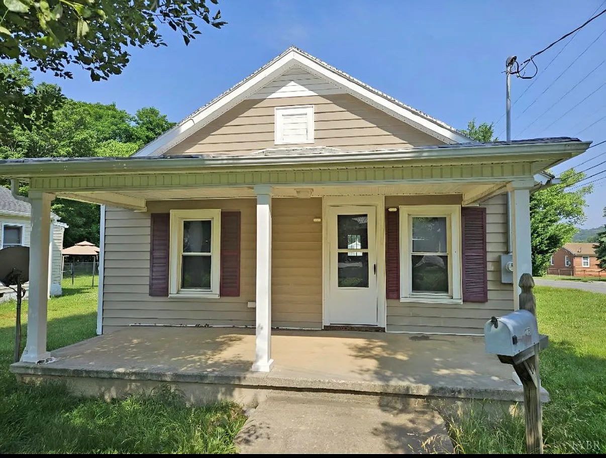 2 bed, 1.5 bath, 816 sqft, $1,450 — Photo 1