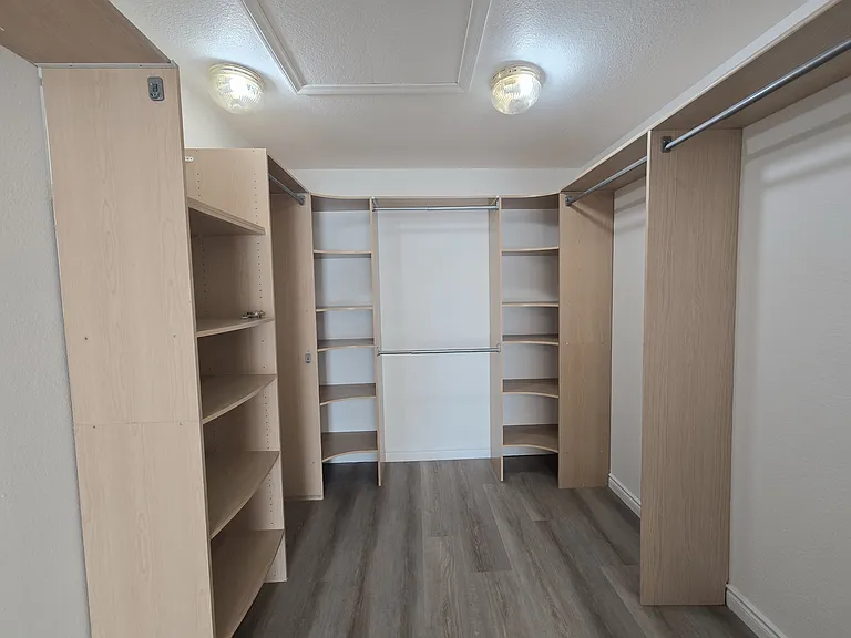 1612 N Torrey Pines Dr #104 — Photo 14