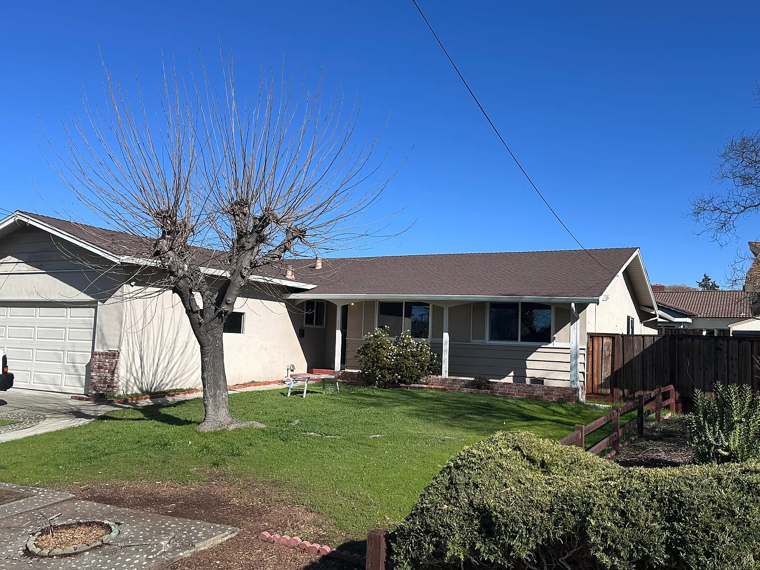 920 Essex St photo 1