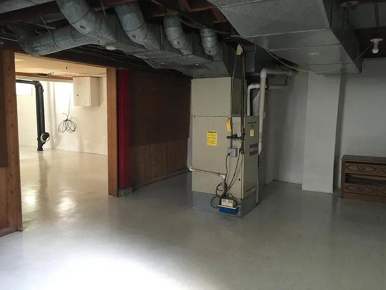 225 Wiltshire Blvd — Photo 14