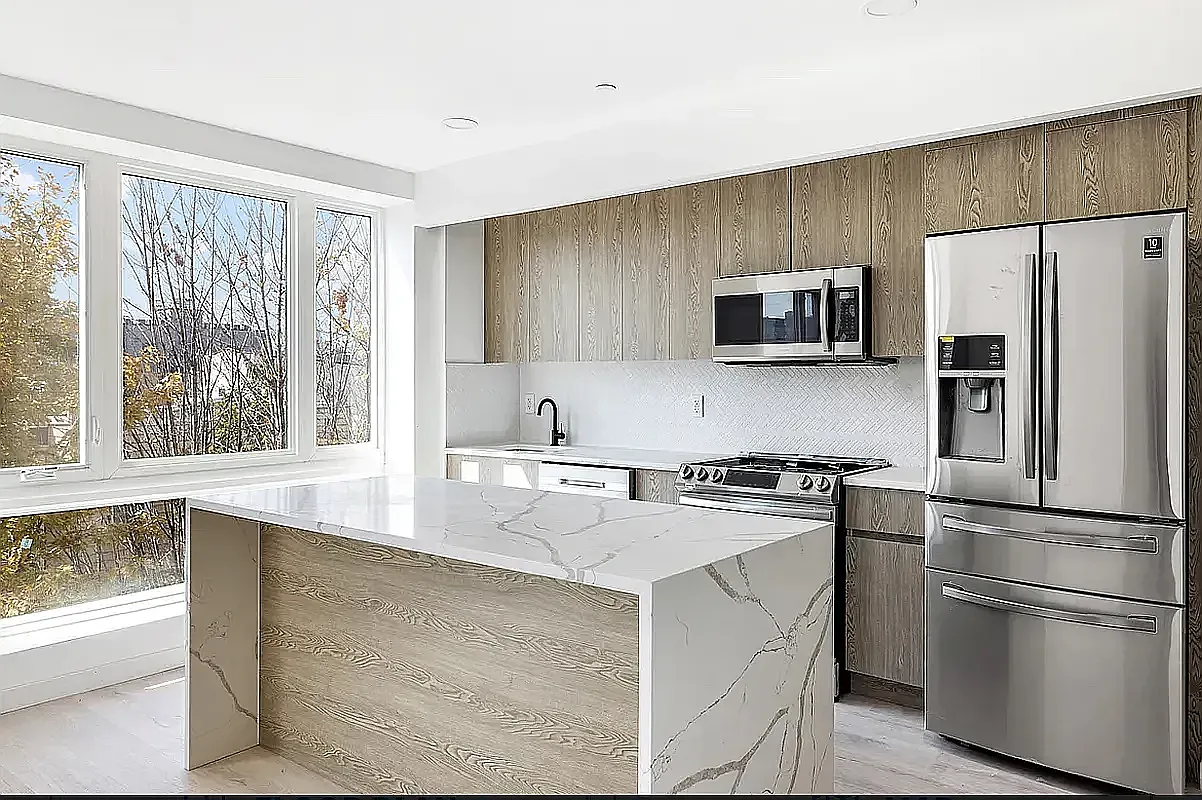 270 Manhattan Avenue — Photo 1