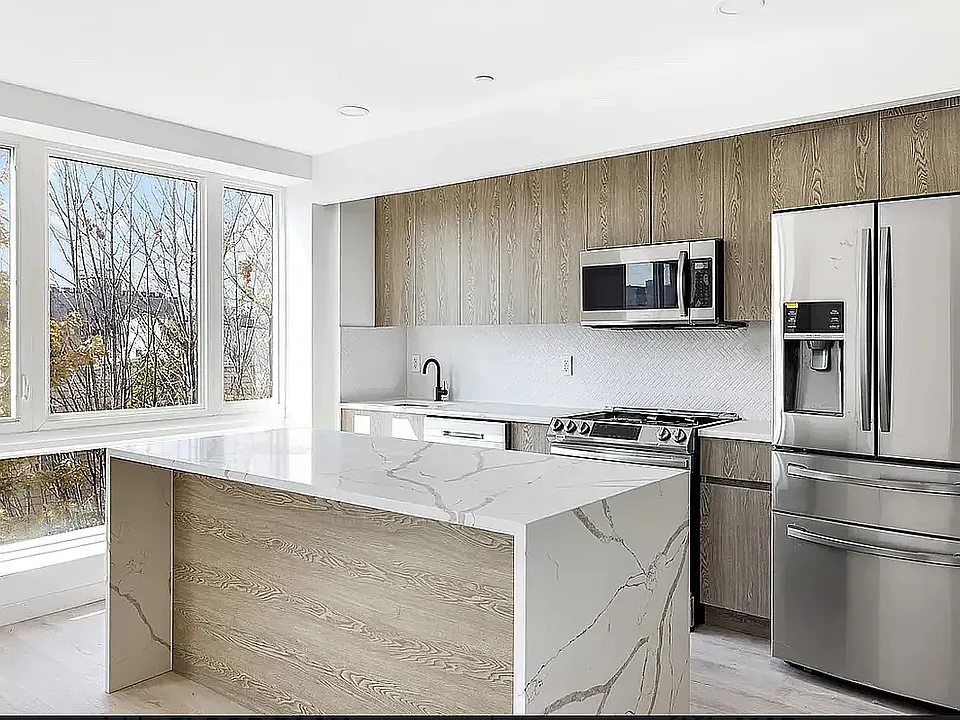 270 Manhattan Ave #3A