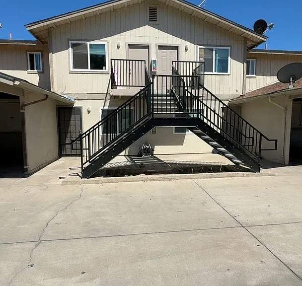 3784 — Photo 1