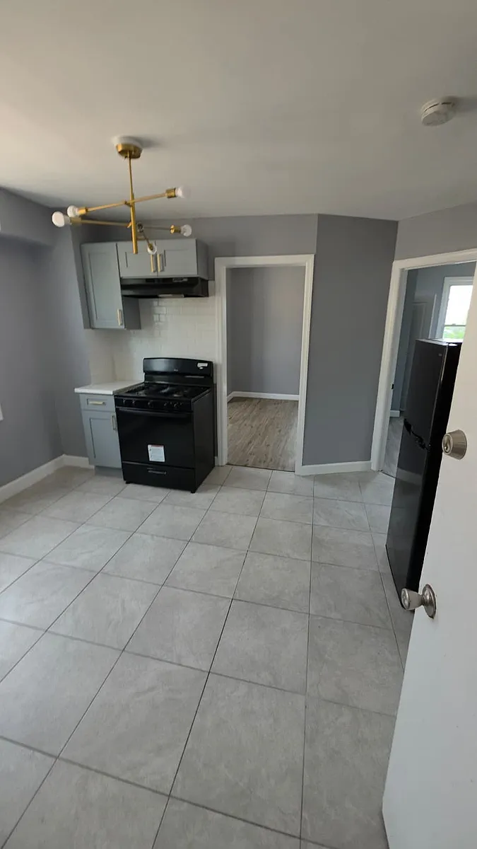 Building Photo - 14 Rosa Parks Blvd #5