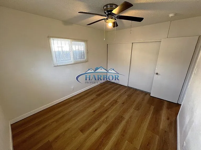 10019 S Felton Ave — Photo 11