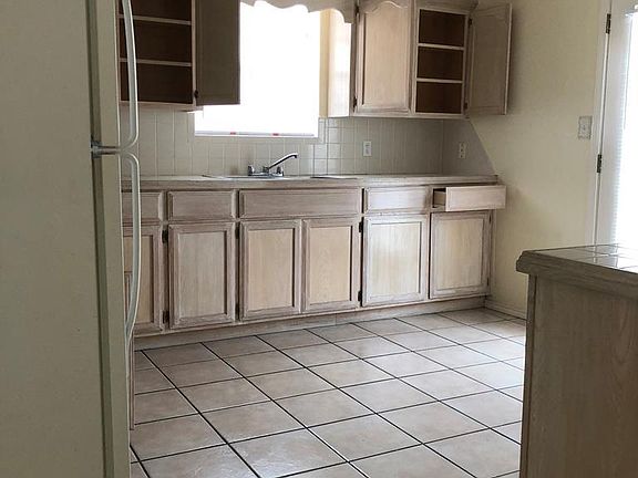 3rd image of 3515 Calle Nortena
